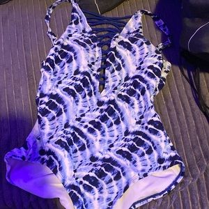 only been worn a couple times.